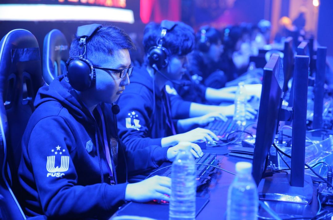 地奋勇拼搏 地奋勇拼搏